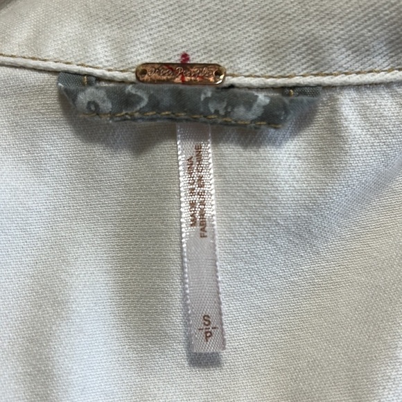 Free People Kiel Wash Off White Denim Jacket Pockets Front Zip Sz S - Picture 11 of 12